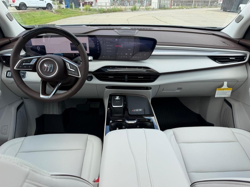 Buick Enclave Vehicle Full-screen Gallery Image 12