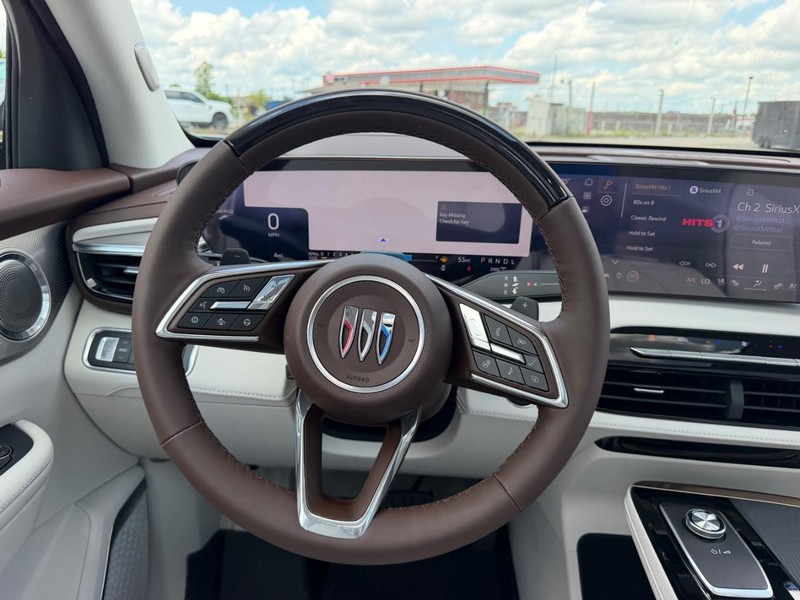 Buick Enclave Vehicle Full-screen Gallery Image 13