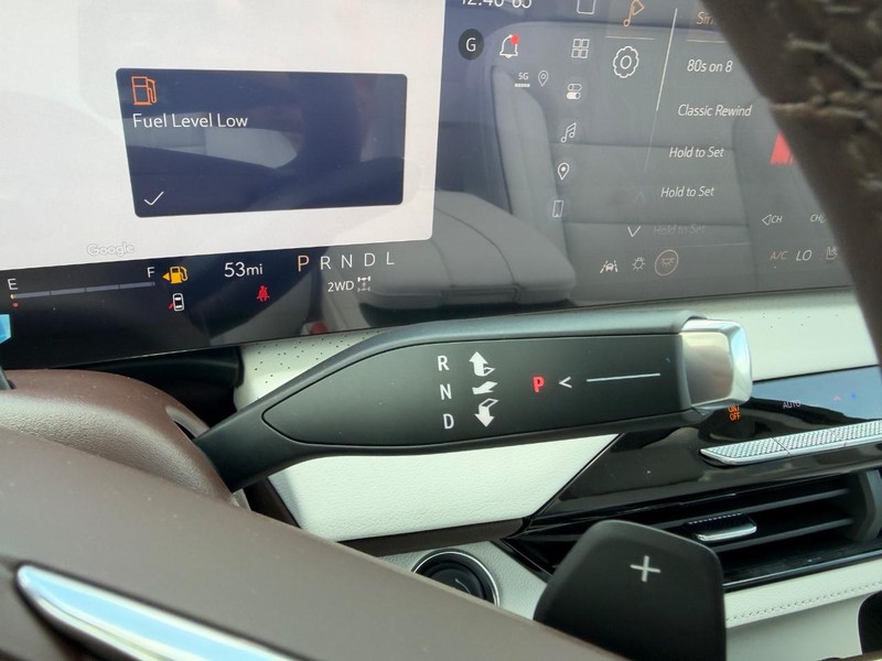 Buick Enclave Vehicle Full-screen Gallery Image 16