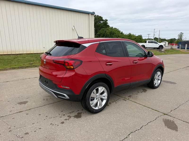Buick Encore GX Vehicle Full-screen Gallery Image 3