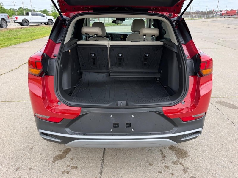 Buick Encore GX Vehicle Full-screen Gallery Image 5