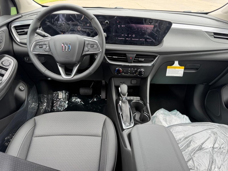 Buick Encore GX Vehicle Full-screen Gallery Image 8