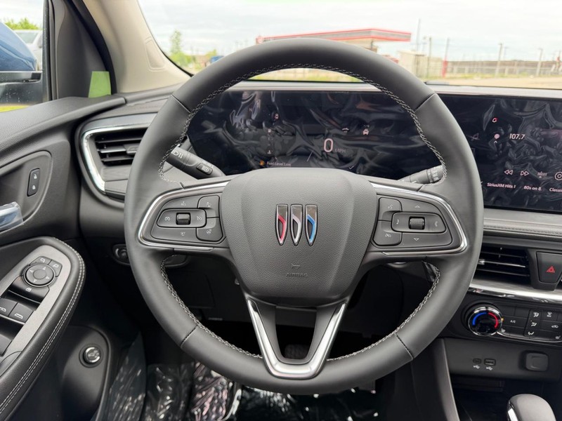 Buick Encore GX Vehicle Full-screen Gallery Image 9