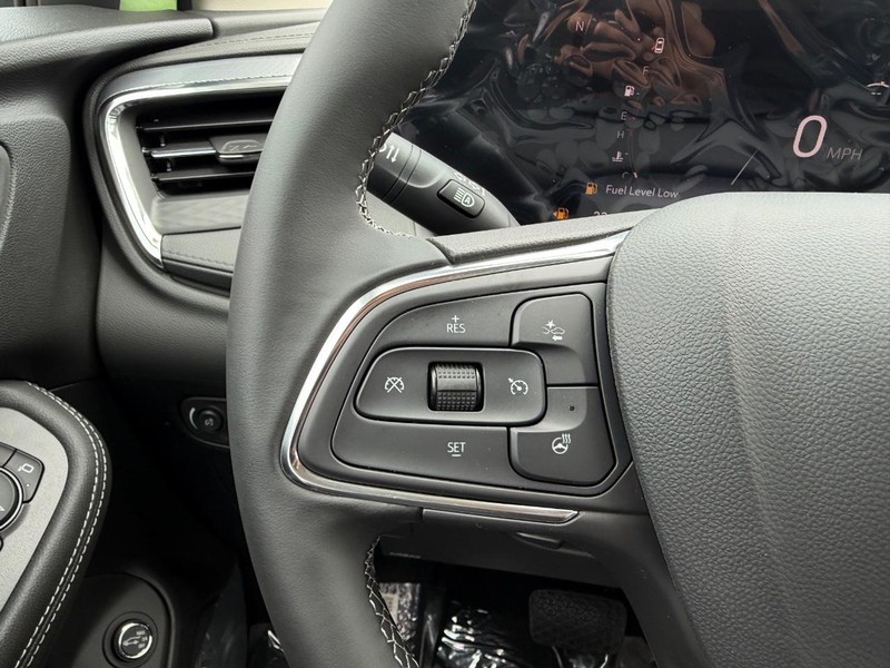 Buick Encore GX Vehicle Full-screen Gallery Image 10