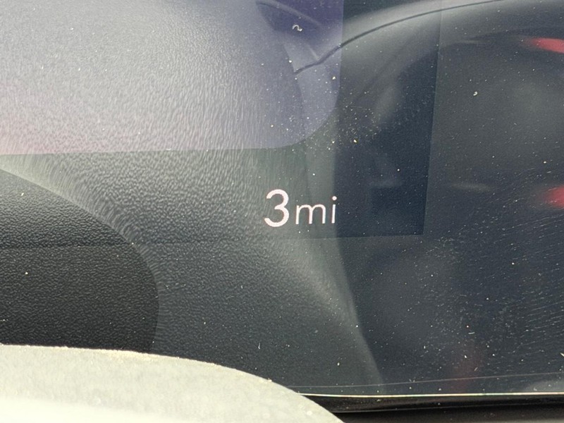 Buick Encore GX Vehicle Full-screen Gallery Image 18