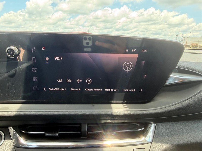 Buick Envista Vehicle Full-screen Gallery Image 12