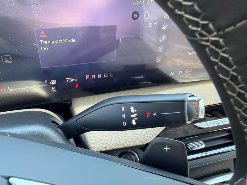 Buick Enclave Vehicle Full-screen Gallery Image 15