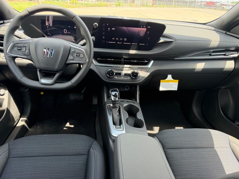Buick Envista Vehicle Full-screen Gallery Image 9