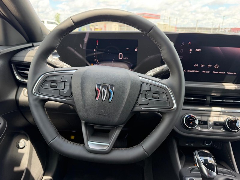 Buick Envista Vehicle Full-screen Gallery Image 10