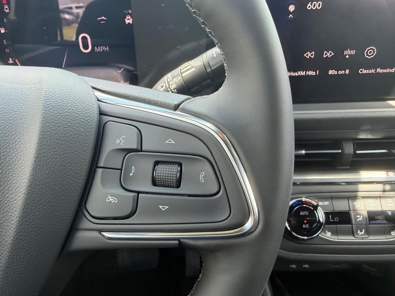 Buick Envista Vehicle Full-screen Gallery Image 12