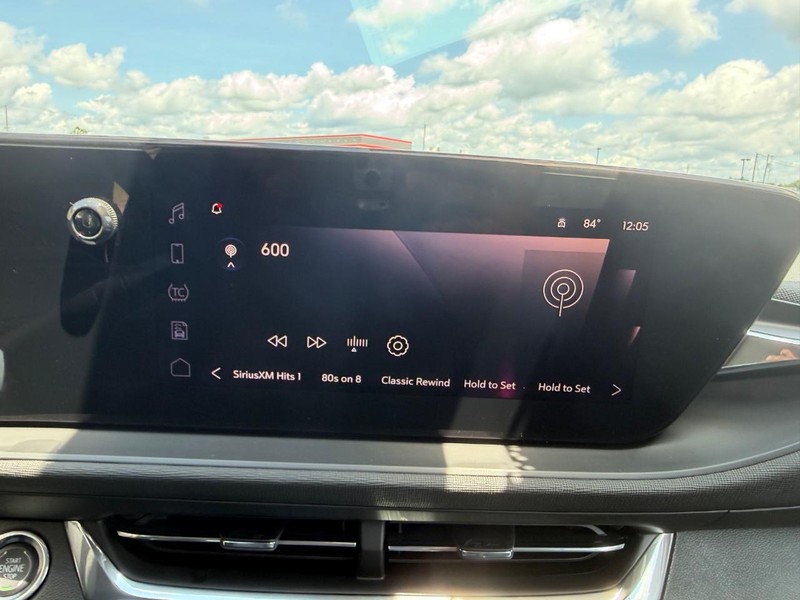 Buick Envista Vehicle Full-screen Gallery Image 13