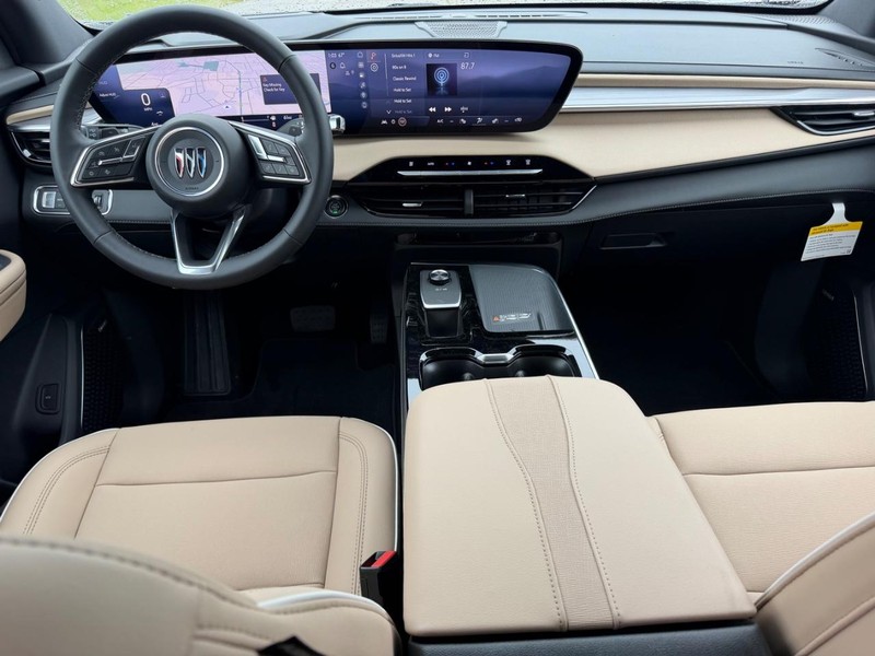 Buick Enclave Vehicle Full-screen Gallery Image 8