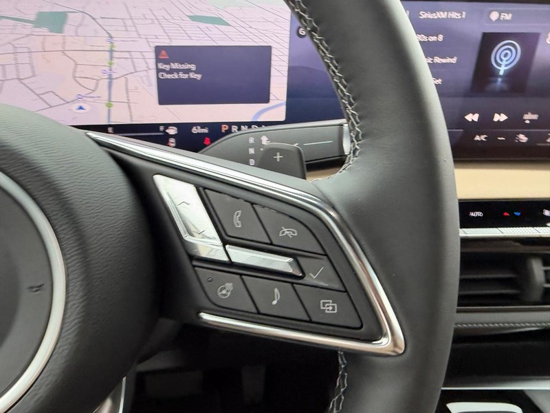 Buick Enclave Vehicle Full-screen Gallery Image 11