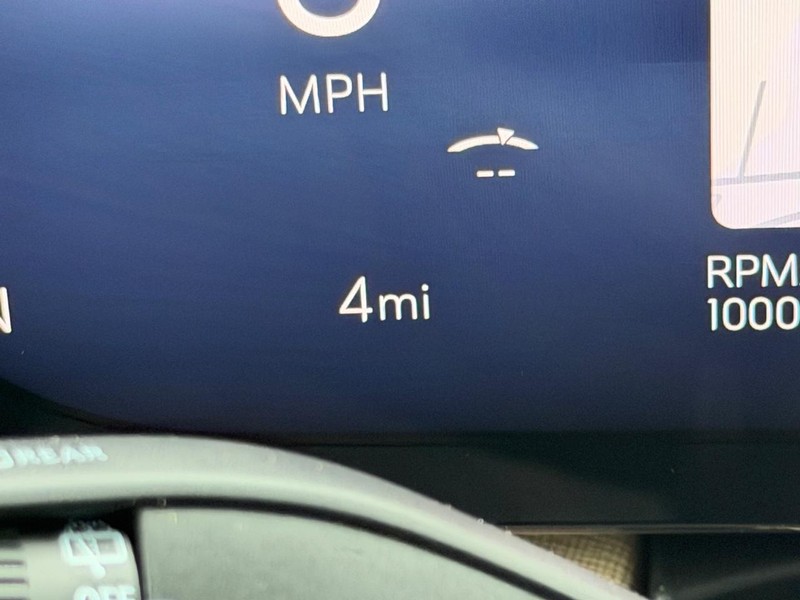 Buick Enclave Vehicle Full-screen Gallery Image 18