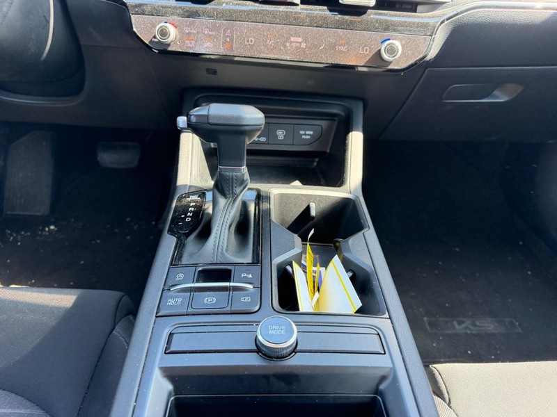 Kia K5 Vehicle Full-screen Gallery Image 14