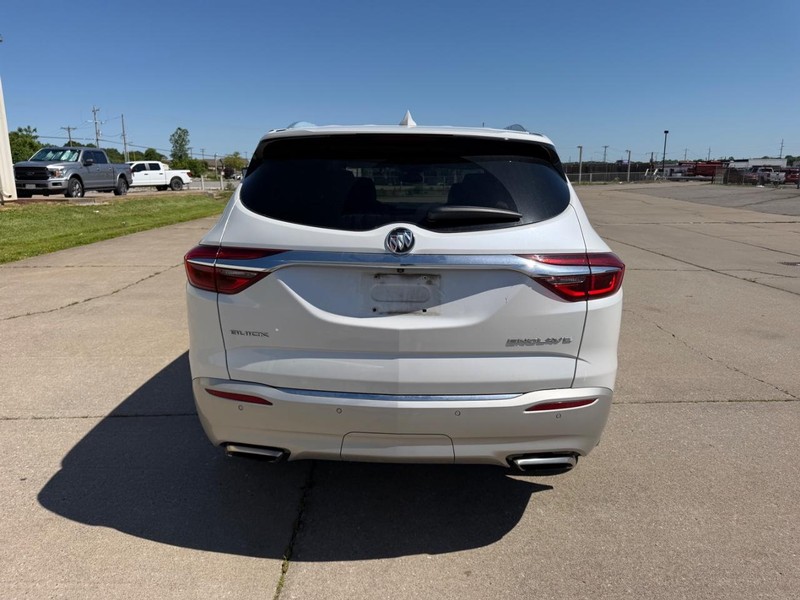 Buick Enclave Vehicle Full-screen Gallery Image 4