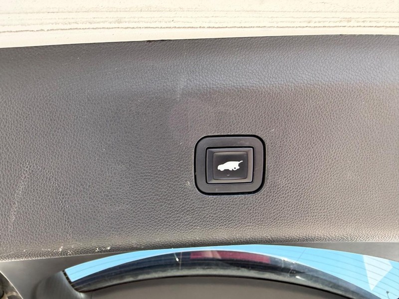 Buick Enclave Vehicle Full-screen Gallery Image 6