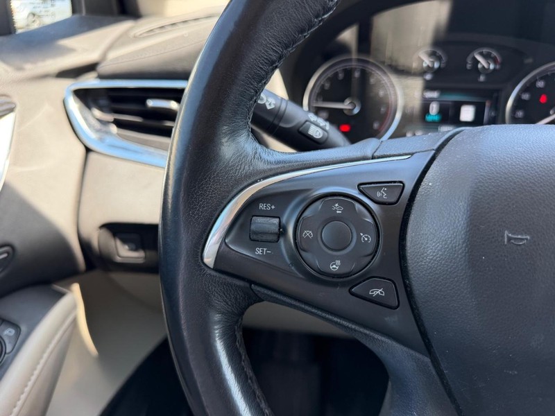 Buick Enclave Vehicle Full-screen Gallery Image 13
