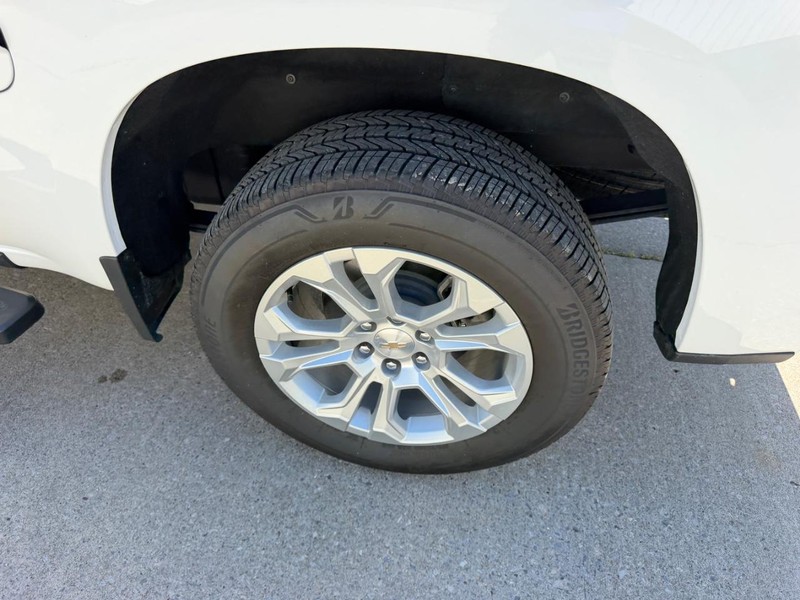 Chevrolet Silverado 1500 Vehicle Full-screen Gallery Image 6