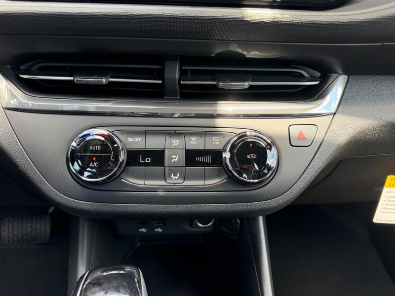 Buick Envista Vehicle Full-screen Gallery Image 13