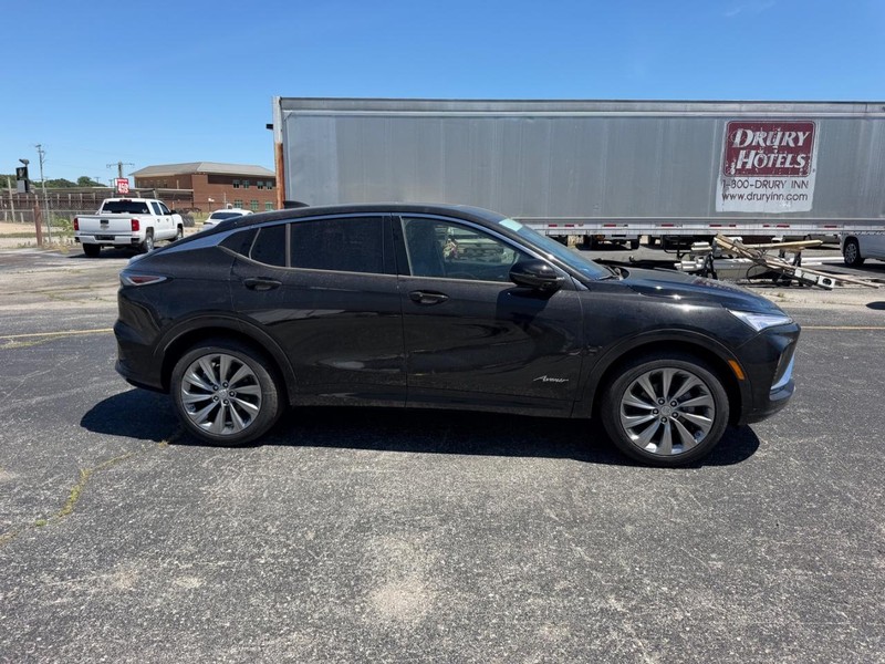 Buick Envista Vehicle Full-screen Gallery Image 2