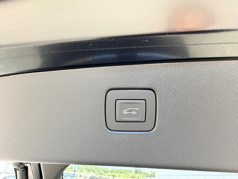 Buick Envista Vehicle Full-screen Gallery Image 6