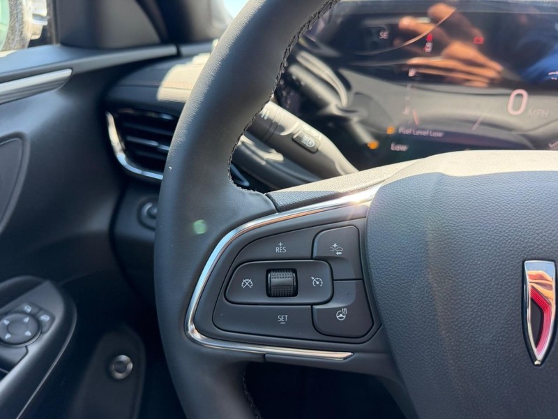 Buick Envista Vehicle Full-screen Gallery Image 12