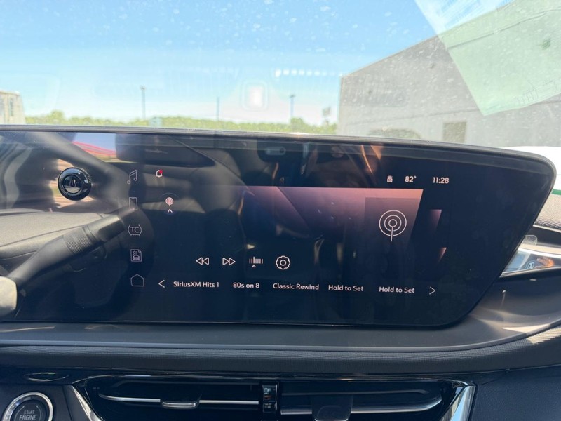 Buick Envista Vehicle Full-screen Gallery Image 14