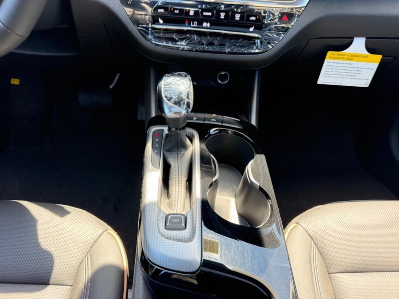 Buick Envista Vehicle Full-screen Gallery Image 16