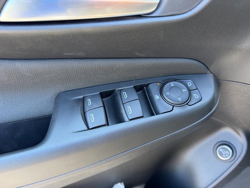 Buick Envista Vehicle Full-screen Gallery Image 18
