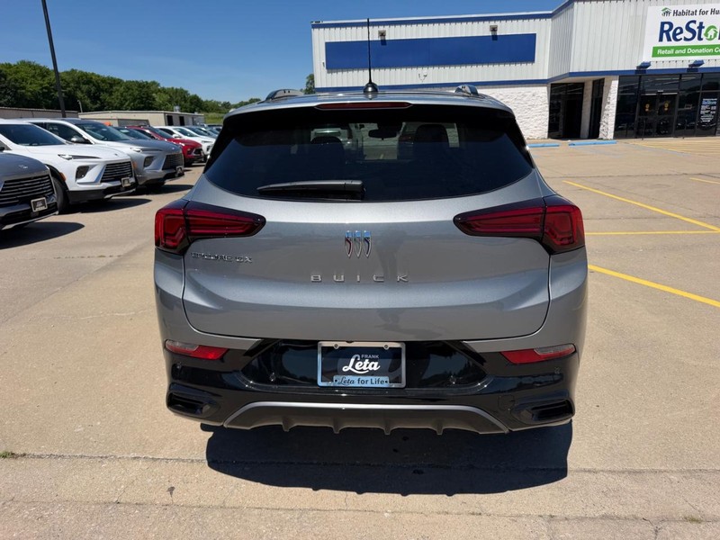 Buick Encore GX Vehicle Full-screen Gallery Image 4