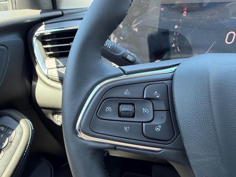 Buick Encore GX Vehicle Full-screen Gallery Image 10