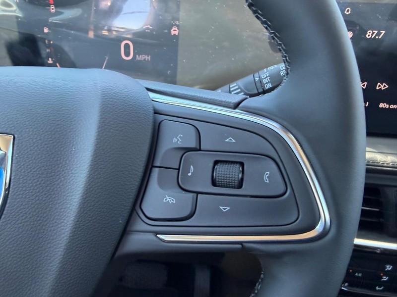 Buick Encore GX Vehicle Full-screen Gallery Image 11