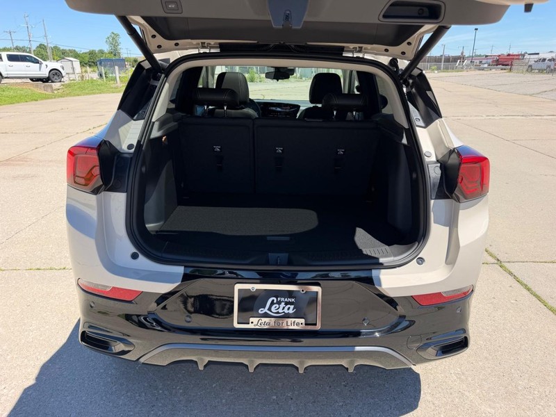 Buick Encore GX Vehicle Full-screen Gallery Image 5