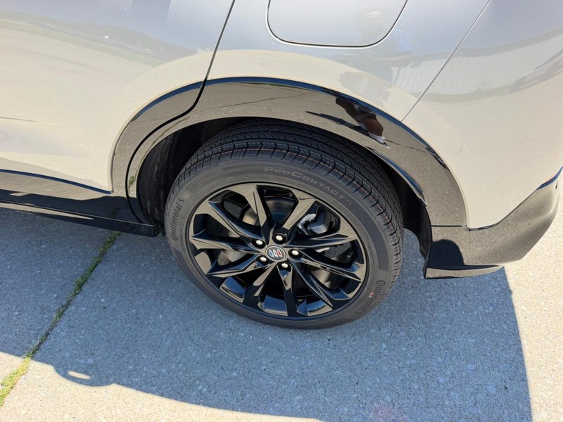 Buick Encore GX Vehicle Full-screen Gallery Image 7
