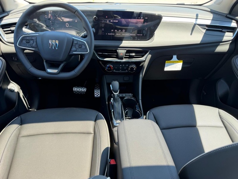 Buick Encore GX Vehicle Full-screen Gallery Image 10