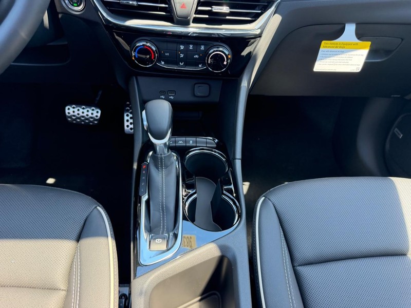 Buick Encore GX Vehicle Full-screen Gallery Image 16