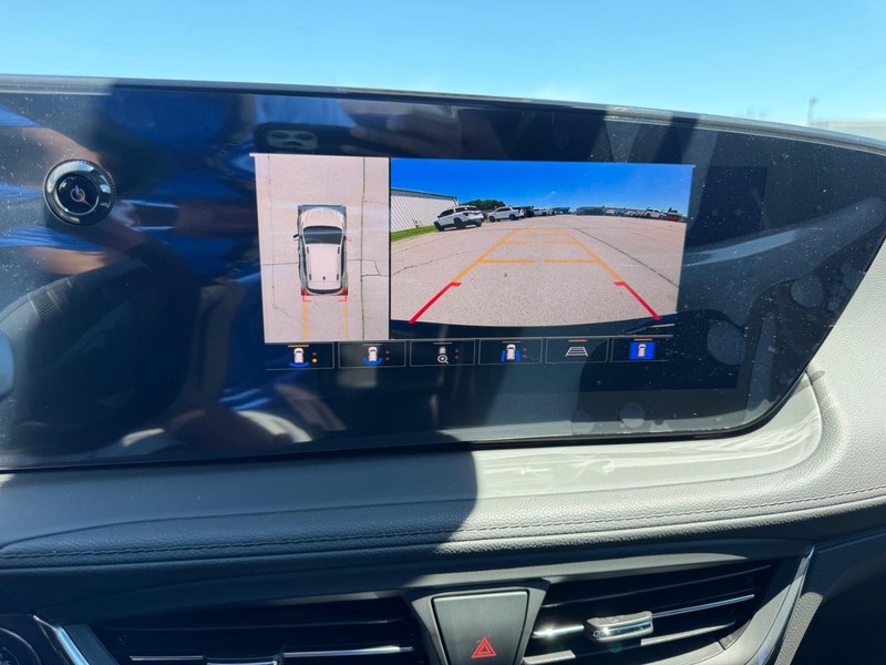 Buick Encore GX Vehicle Full-screen Gallery Image 21
