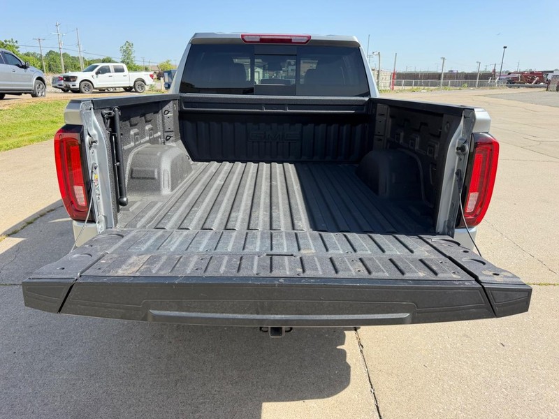 GMC Sierra 1500 Vehicle Full-screen Gallery Image 5