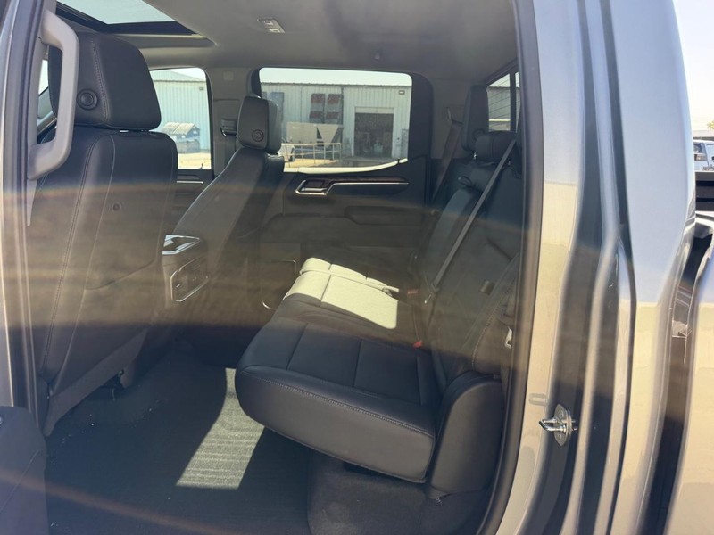 GMC Sierra 1500 Vehicle Full-screen Gallery Image 7