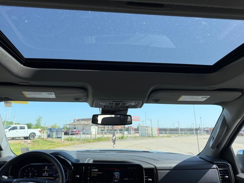 GMC Sierra 1500 Vehicle Full-screen Gallery Image 8