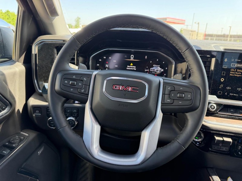 GMC Sierra 1500 Vehicle Full-screen Gallery Image 10