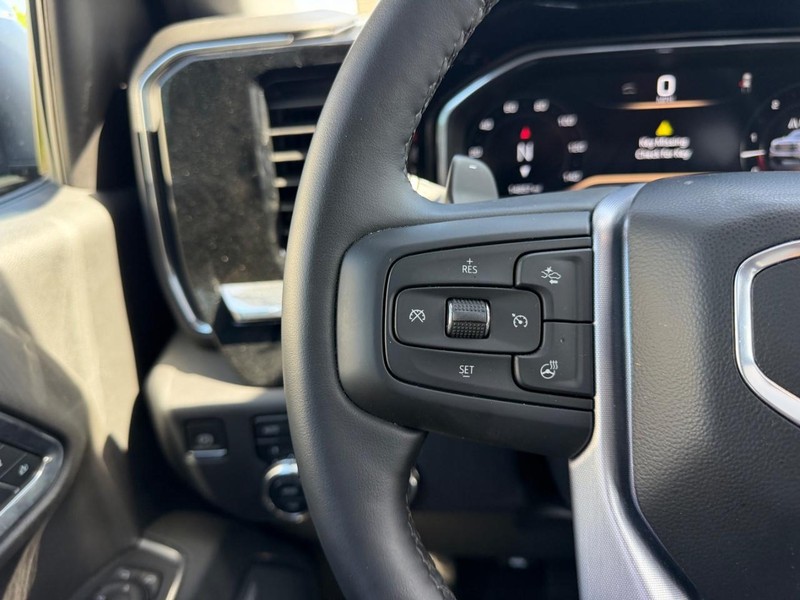 GMC Sierra 1500 Vehicle Full-screen Gallery Image 11