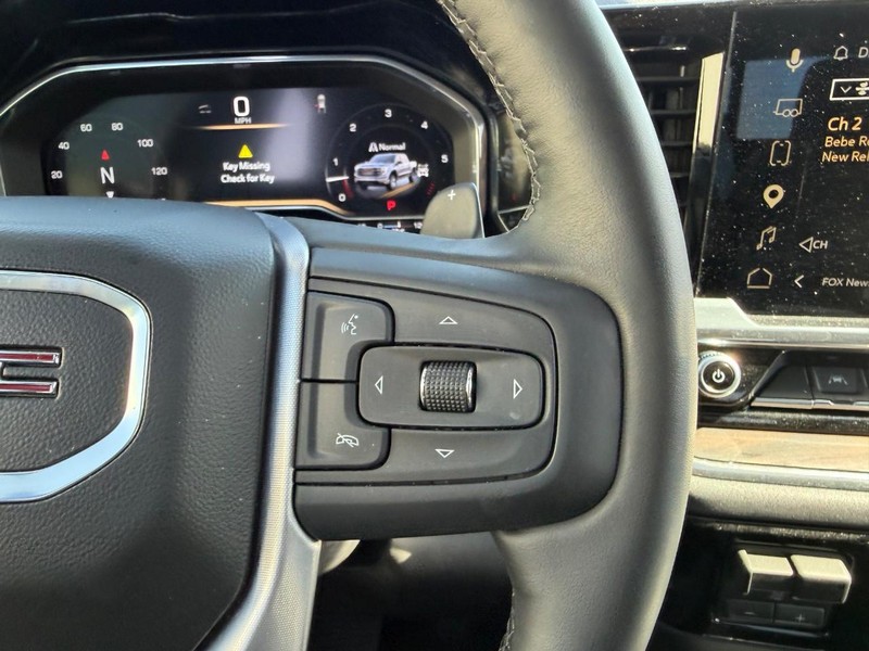 GMC Sierra 1500 Vehicle Full-screen Gallery Image 12