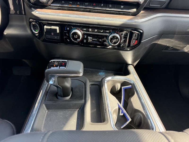 GMC Sierra 1500 Vehicle Full-screen Gallery Image 15