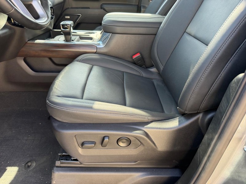 GMC Sierra 1500 Vehicle Full-screen Gallery Image 19