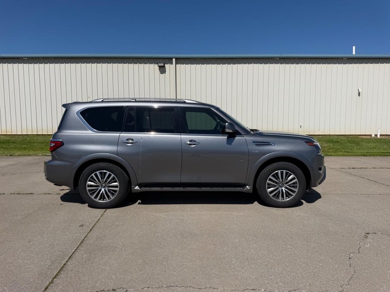 Nissan Armada Vehicle Full-screen Gallery Image 2