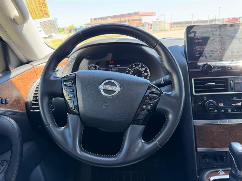 Nissan Armada Vehicle Full-screen Gallery Image 13