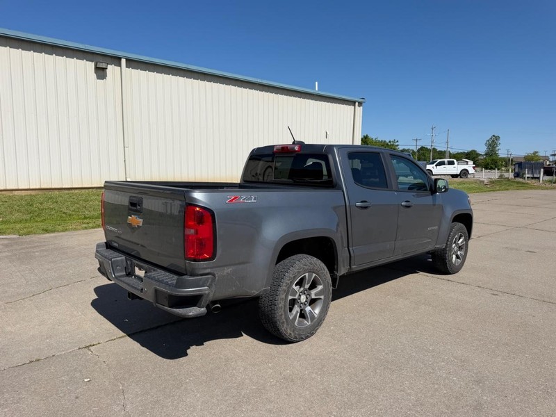 Chevrolet Colorado Vehicle Full-screen Gallery Image 3