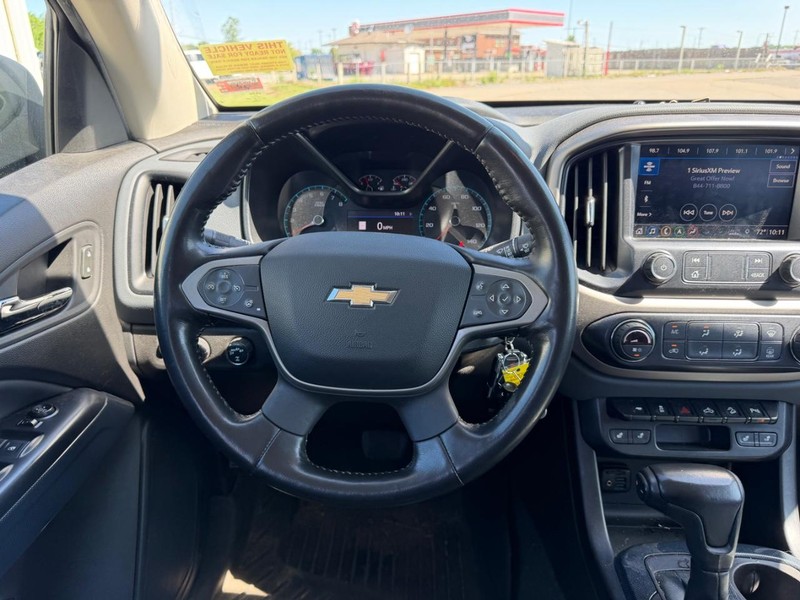 Chevrolet Colorado Vehicle Full-screen Gallery Image 9